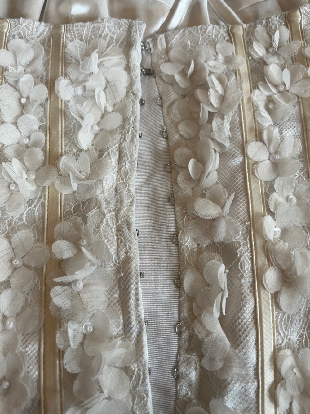 Ann Taylor Ivory Lace 3D Floral & Pearl Appliqué Bustier Corset size 6 - Picture 7 of 13